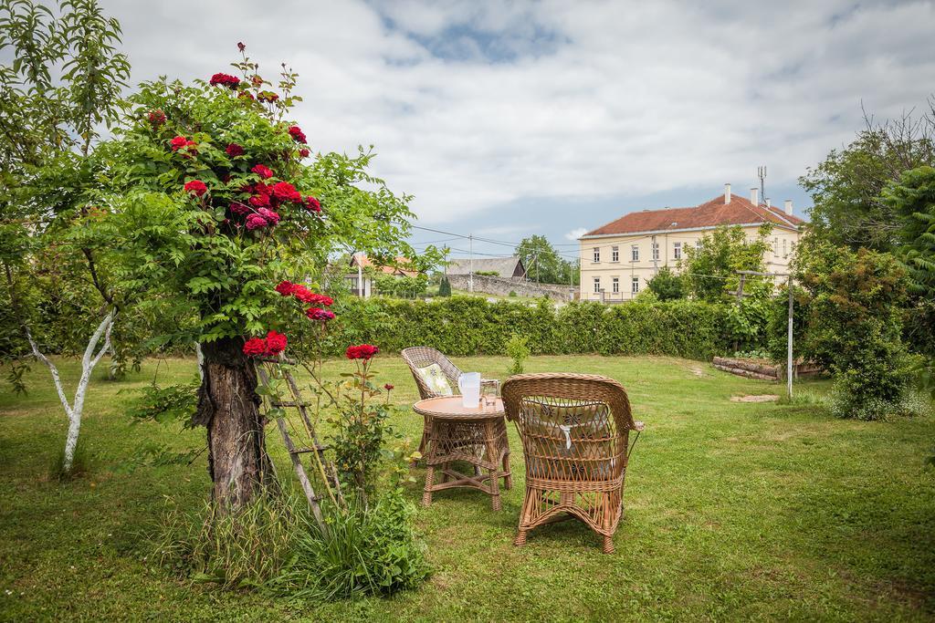 Apartment Tomasevic Slunj Bagian luar foto