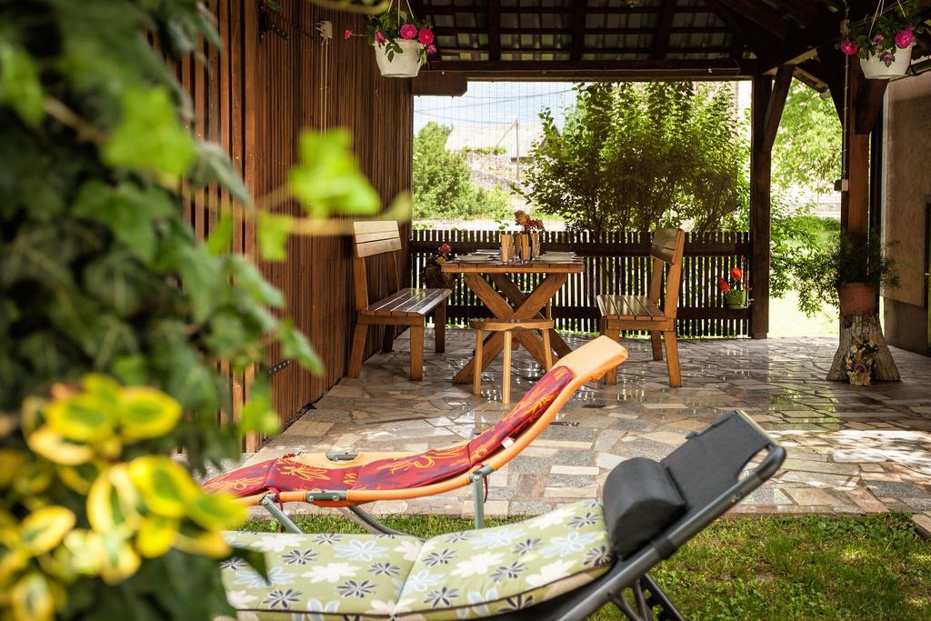 Apartment Tomasevic Slunj Bagian luar foto