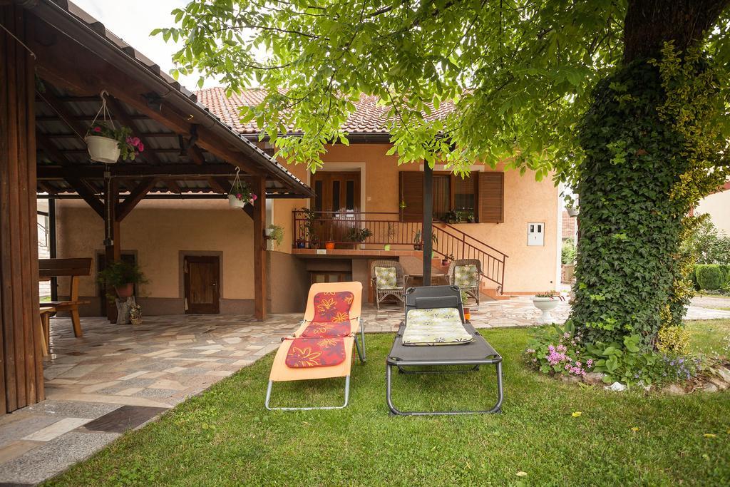 Apartment Tomasevic Slunj Bagian luar foto