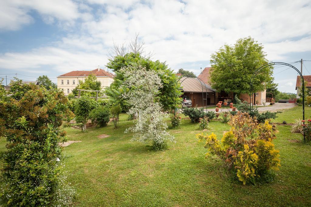 Apartment Tomasevic Slunj Bagian luar foto