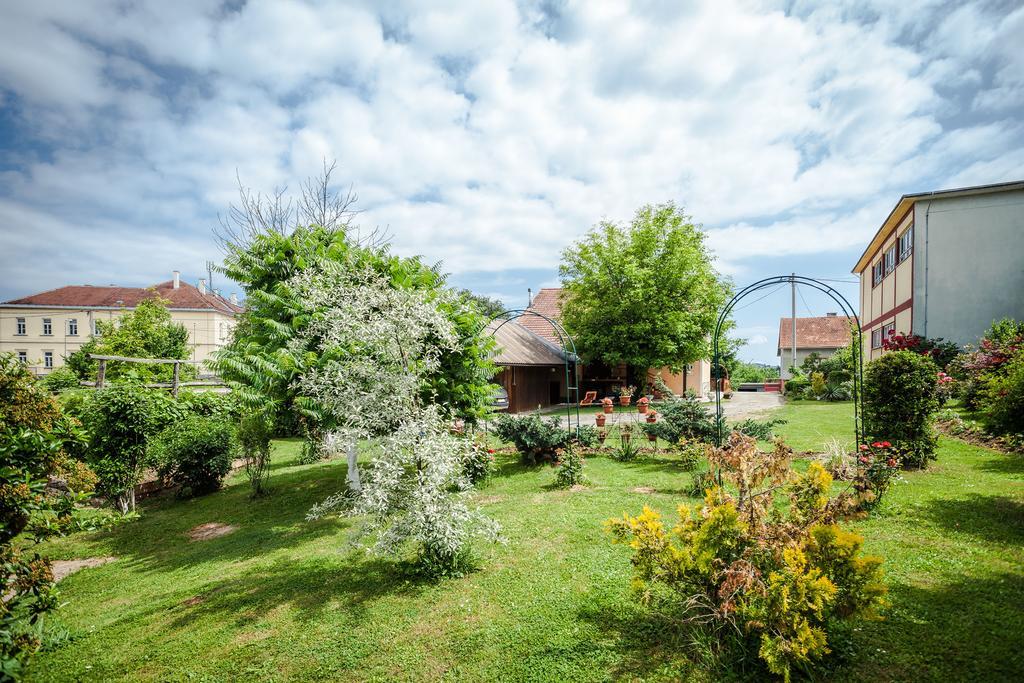 Apartment Tomasevic Slunj Bagian luar foto