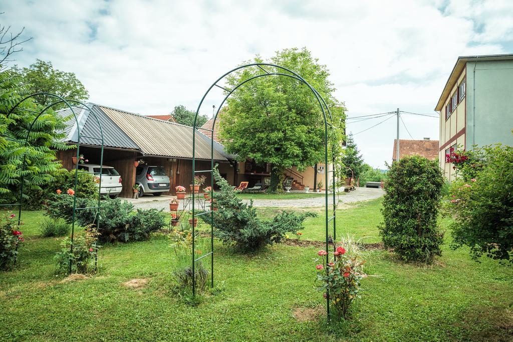 Apartment Tomasevic Slunj Bagian luar foto