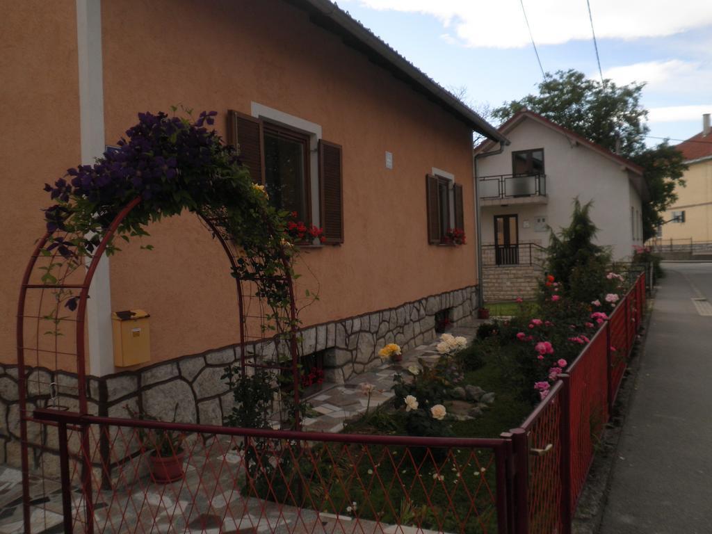 Apartment Tomasevic Slunj Bagian luar foto