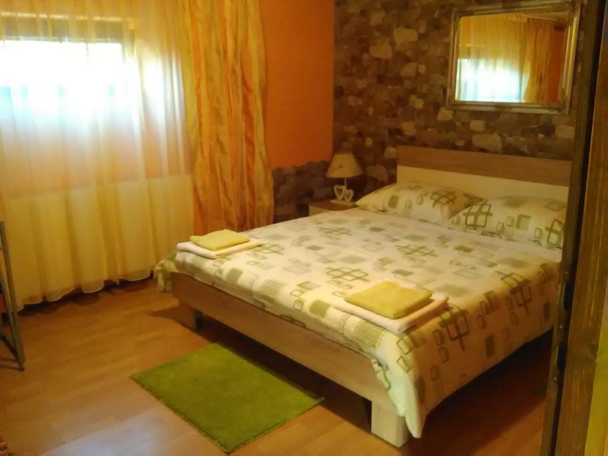 Apartment Tomasevic Slunj Bagian luar foto